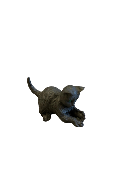 Figurita artística del gato jugando en piedra volcánica de Panz...