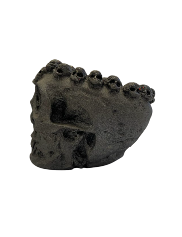 Cráneo de cenicero de piedra volcánica 2