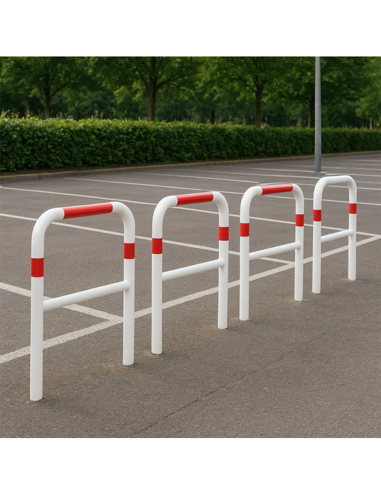 Clôture de délimitation piétonne avec barre transversale blanche...