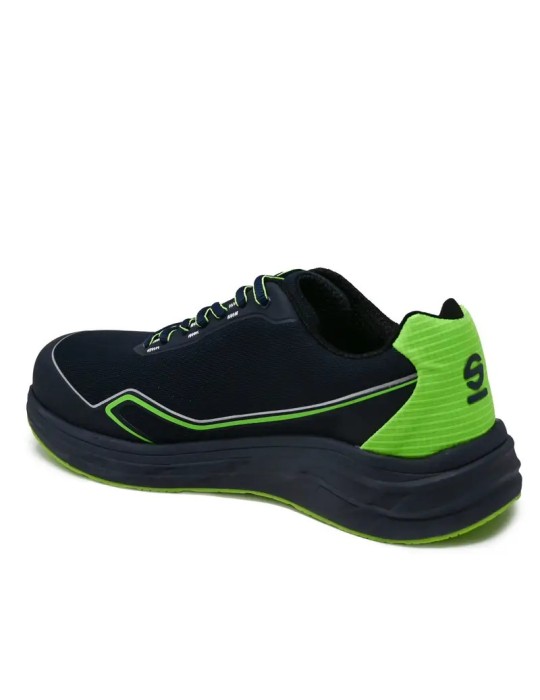 Flat safety work shoes