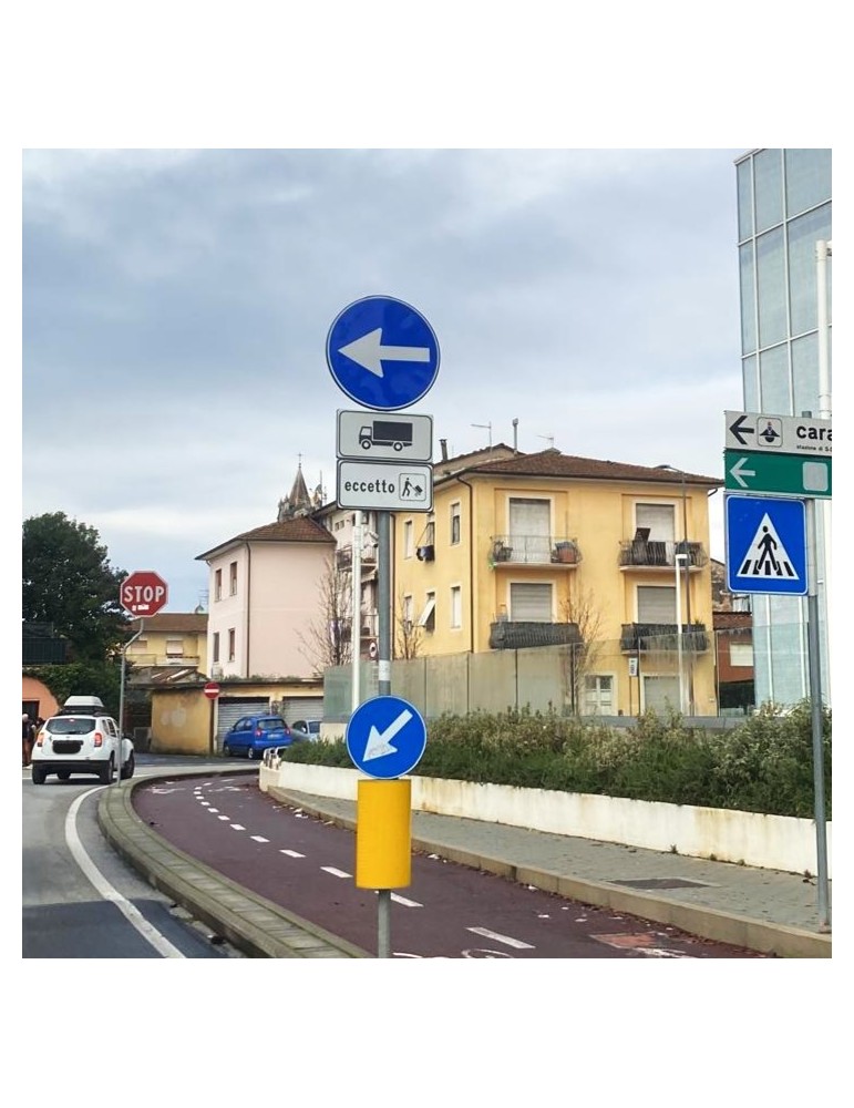 Signalisation permanente : délimitateur d’obstacles en aluminium spécial