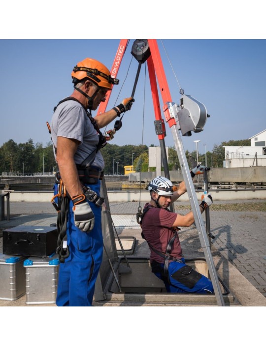 Trépied en aluminium avec sac de transport d’une hauteur maximale de 2,15 mètres Logica