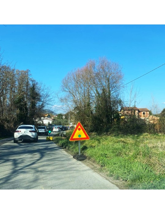 Panneau routier triangle côté 90 en fer classe 1 fig. 404 « feu de circulation »