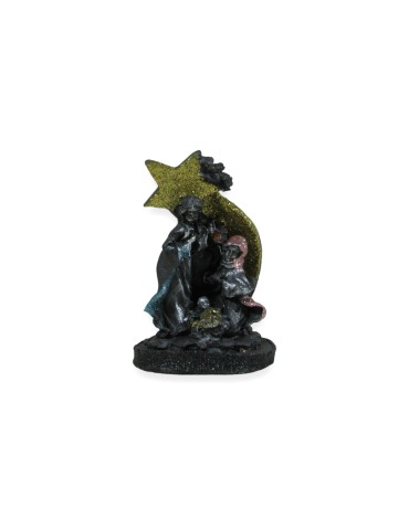 Krippe mit Lavasteinstern und farbenfrohen Dekorationen