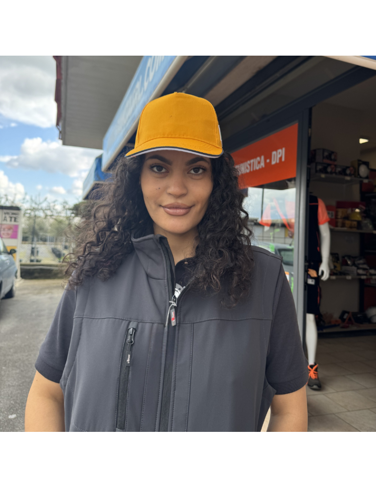 Cappello con tesa e bandierina a lato Logica giallo
