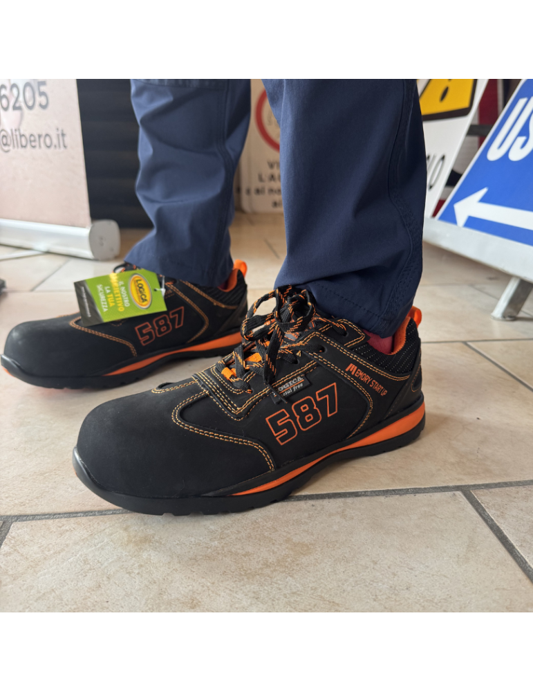 Logica Gamma low safety shoe in black nubuck S3 SRA