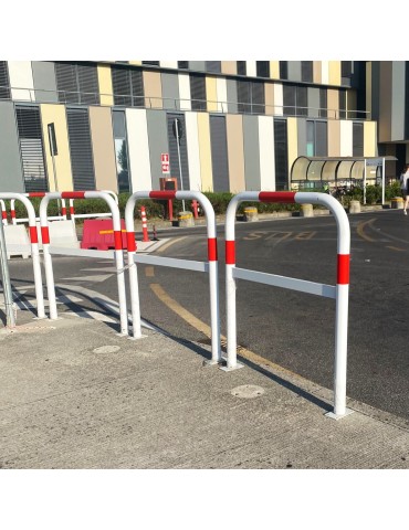 Pedestrian arch with white/red crossbar Ø 60 mm (110x100 cm) 2