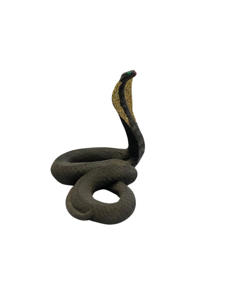 Statue en pierre de lave de cobra avec des décorations colorées