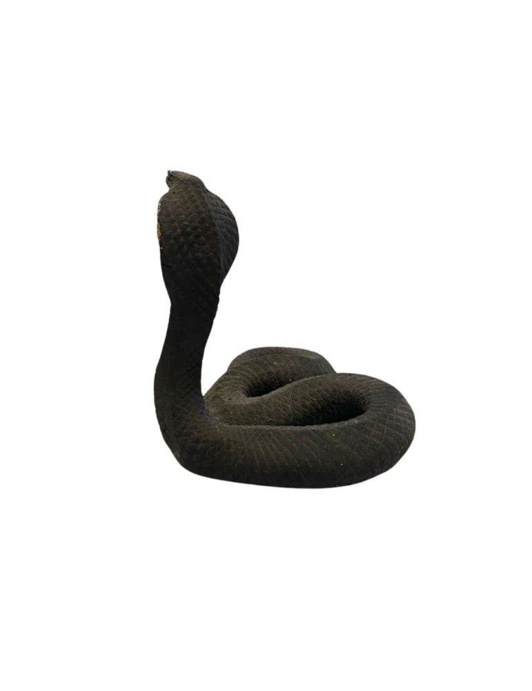Estatua de piedra de lava de cobra con coloridas decoraciones