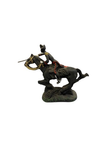 Carabiniere a cavallo statua in pietra lavica con decorazioni colorate