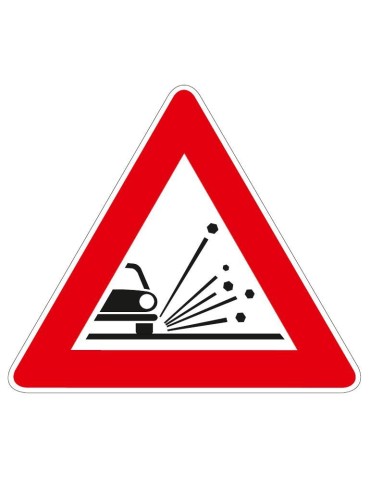 Côté triangle 90 tôle classe 1 fig. 29 « Matériau instable sur la route »